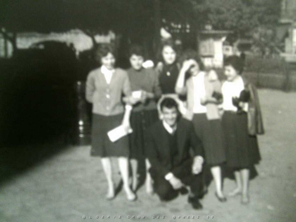 MAX ALZERAH 1075 rene avec des colleges de travail a oran.jpg